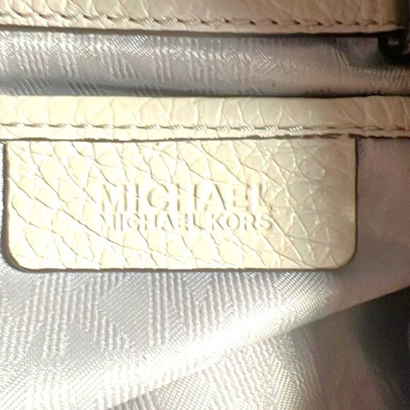 Michael Kors Dalia Large Shoulder Tote - Picture 8 of 10